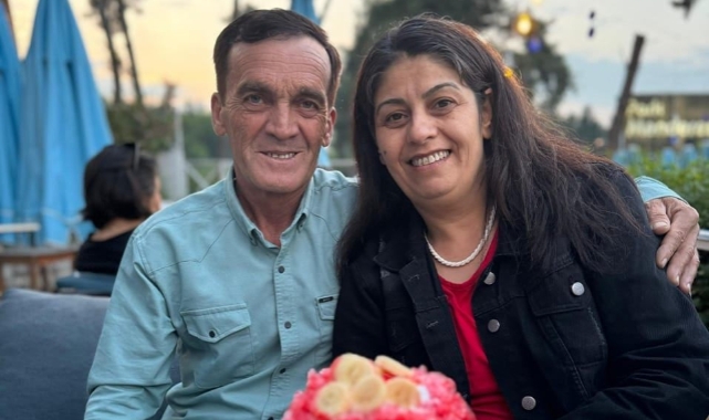 İşten dönen kadın, eşini evde ölü buldu