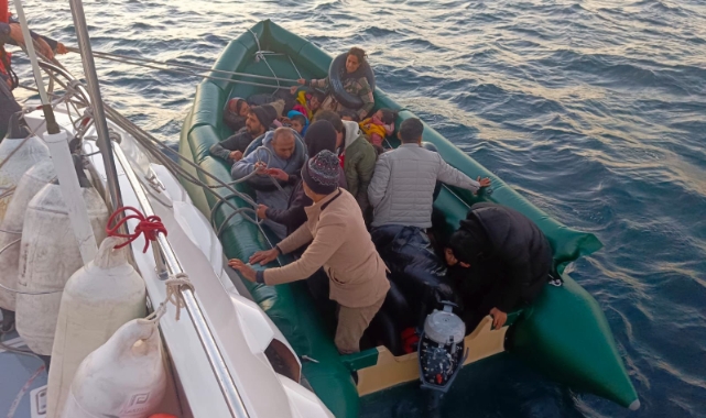 İzmir açıklarında 40 düzensiz göçmen yakalandı