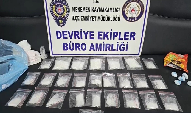 İzmir'de 3 uyuşturucu taciri polis devriyesinde yakalandı