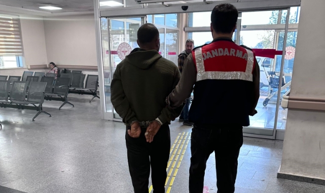 İzmir'de terör örgütü üyesi 3 kişi yakalandı
