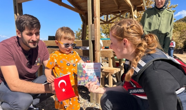 Jandarma kadına şiddete dikkat çekti