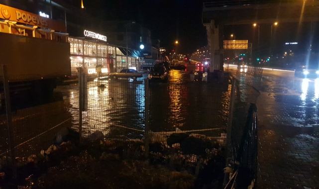 Karabük'te aniden bastıran sağanak hayatı olumsuz etkiledi