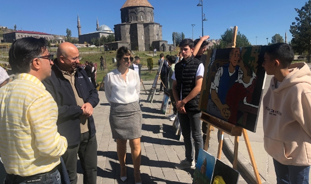 Kars karma resim sergisi yoğun ilgi gördü