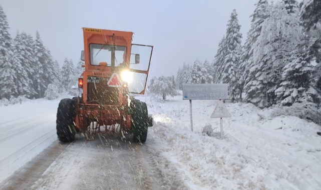 Kastamonu'daki kar yağışı sürücüleri olumsuz etkiledi