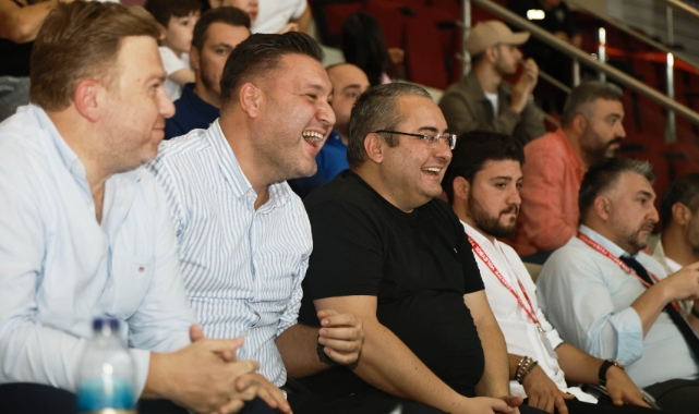 Keçiören Belediyesi Kadın Voleybol Takımı, galibiyetle başladı