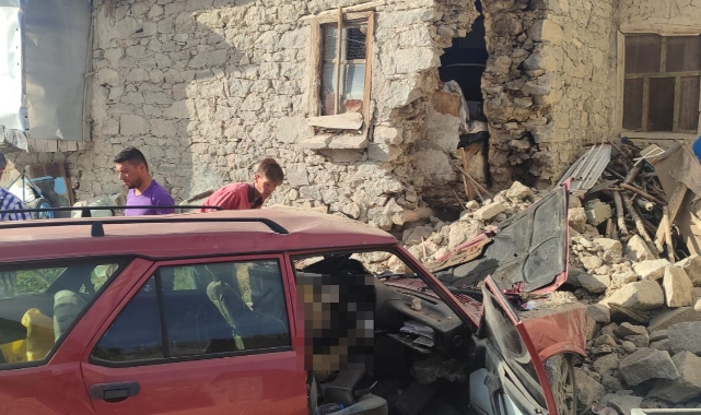 Konya'da duvara çarpan otomobilin sürücüsü hayatını kaybetti 
