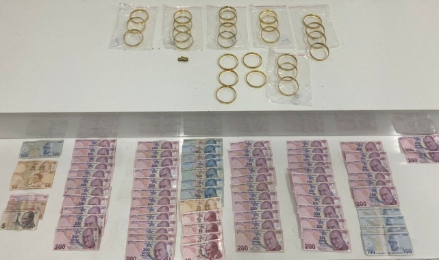 Konya’da sarraflara sahte altın satmak isteyen dolandırıcılar yakalandı