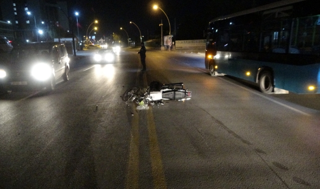 Malatya’da hafif ticari araç ile motosiklet çarpıştı: 2 yaralı