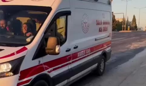 Mardin'de otomobil TIR'a arkadan çarptı: 3 yaralı 