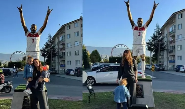 Merih Demiral’ın heykelinin önünde eşi fotoğraf çektirdi