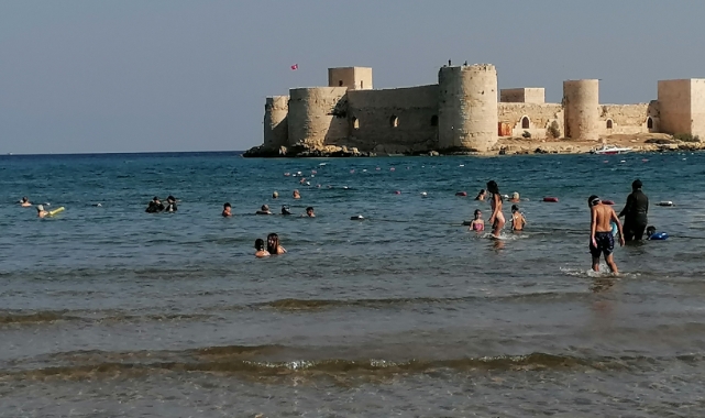 Mersin’de ekim ortasında deniz keyfi