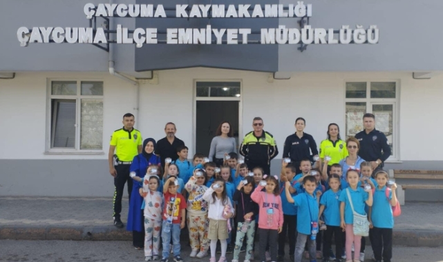 Minik Öğrencilere Trafik Eğitimi