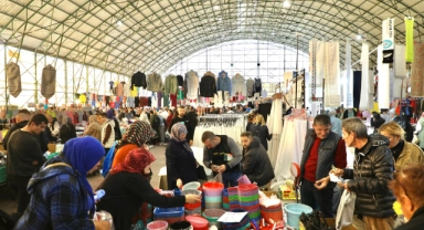 Mudanya Giyim Pazarı Ömerbey Mahallesi'ndeki kapalı pazar yerine taşındı
