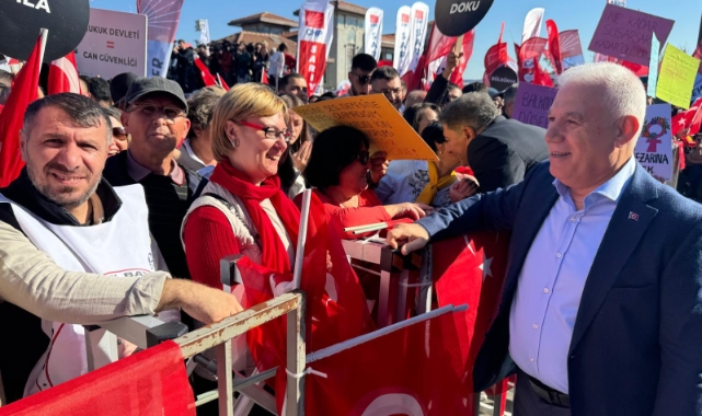 Mustafa Bozbey 'Teröre ve Şiddete Karşı Yaşam Hakkı' mitinginde