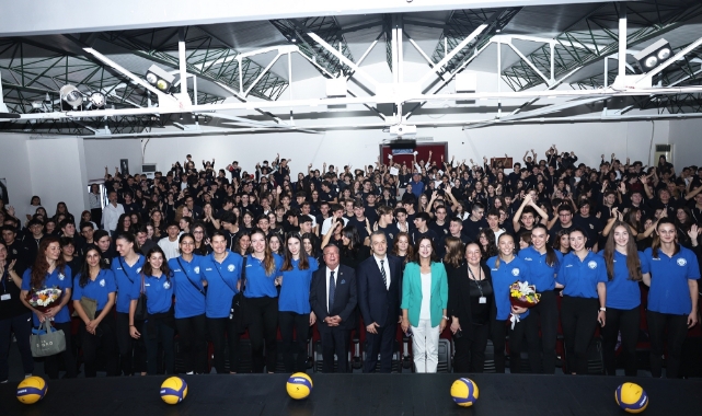Nilüfer Belediyespor Eker Kadın Voleybol Takımı'ndan öğrencilere altın tavsiyeler