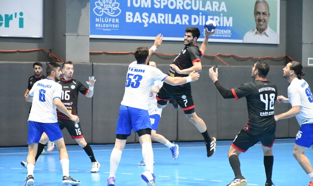 Nilüfer Belediyespor zirve yürüyüşüne devam ediyor