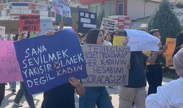 Öğrencilerden kadına ve çocuğa şiddete tepki