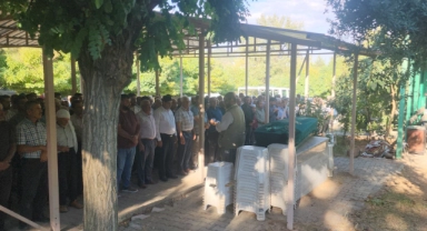 Okul yolunda kamyonetin çarptığı lise öğrencisi hayatını kaybetti
