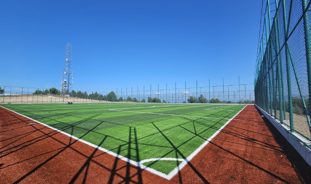 Osmangazi Belediyesi’nden Gündoğdu’ya futbol sahası