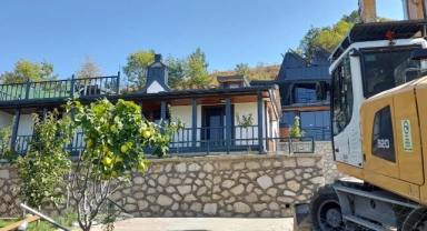 Osmangazi'de kaçak bir villa daha yıkıldı