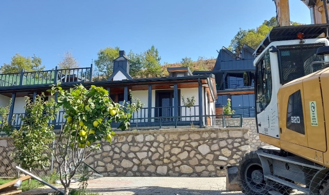 Osmangazi'de kaçak bir villa daha yıkıldı