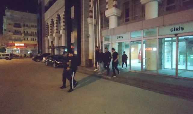 Polis ekipleri göçmen kaçakçılarına göz açtırmıyor   