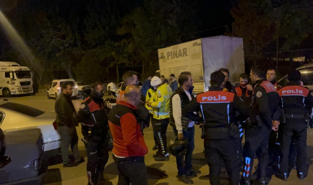 Polisten kaçarken kazaya neden oldu: 2'si polis 4 yaralı