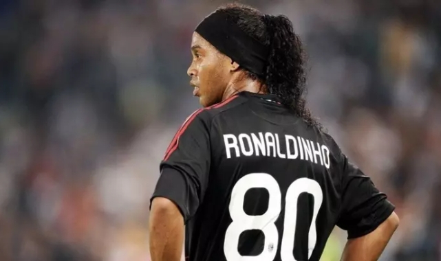 Ronaldinho, yeşil sahalara geri dönüyor!