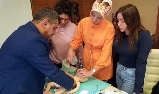 Sağlık personellerine NRP eğitimi verildi