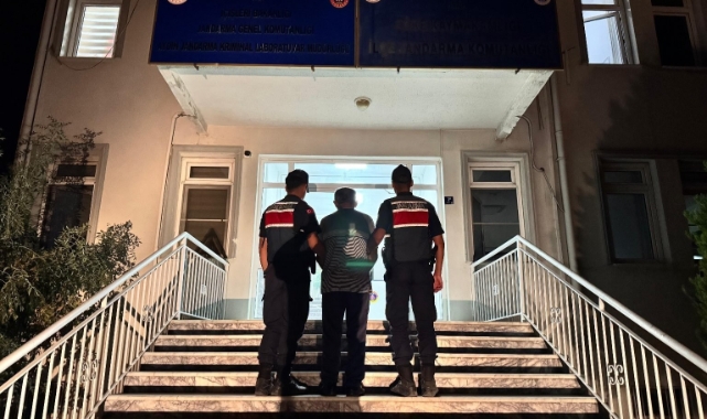 Sahte kimlik ile seyahat eden cezaevi firarisi Aydın jandarmasından kaçamadı