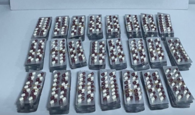 Samsun'da 1270 adet sentetik ecza ile yakalanan 4 kişi gözaltında