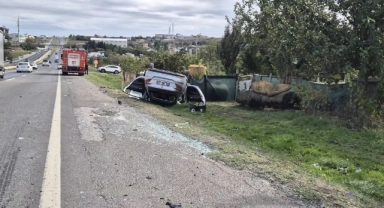 Silivri'de çarpışan iki otomobil takla attı