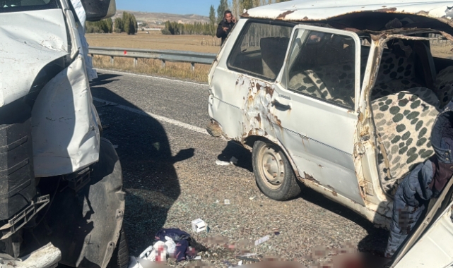 Sivas’ta trafik kazası karı kocayı birbirinden ayırdı 