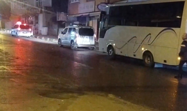 Sultanbeyli'de silahlı bıçaklı 'laf atma' kavgası!