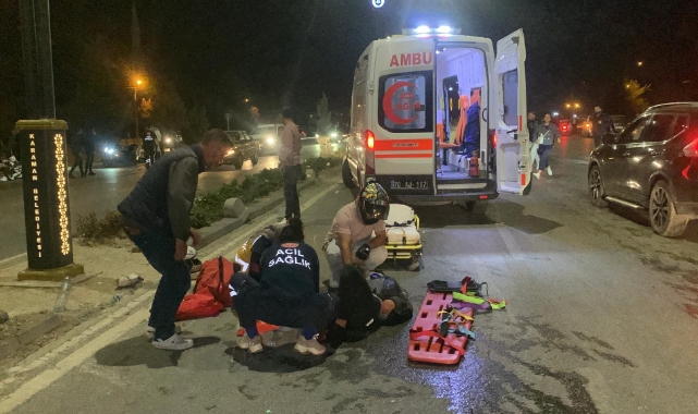 Sürat motoru ile motosiklet çarpıştı