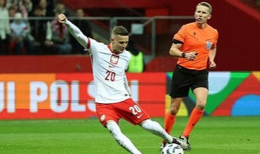 Szymanski gol attı, Livakovic kırmızı kart gördü
