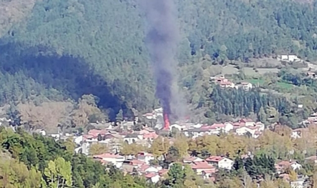 Tarihi camide yangın çıktı