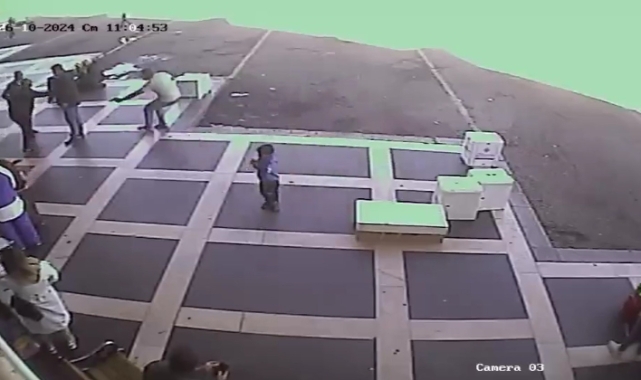 Terminalde otobüs beklerken silahlı saldırıya uğradı   