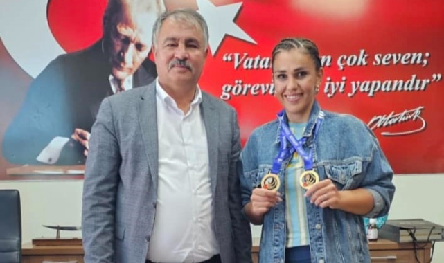 Türkiye şampiyonu Hatice Öğretmen Bayağaç'ı gururlandırdı