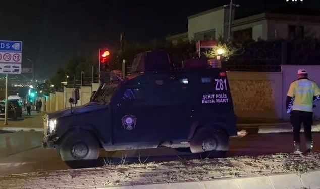 Tuzla'da polise silahlı saldırı: 1 polis yaralandı, zanlı ölü geçirildi