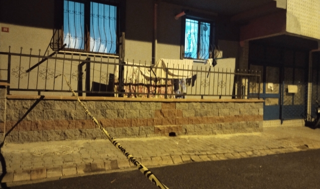 Ümraniye'de saldırganlar bir evi kurşunlayarak kaçtı