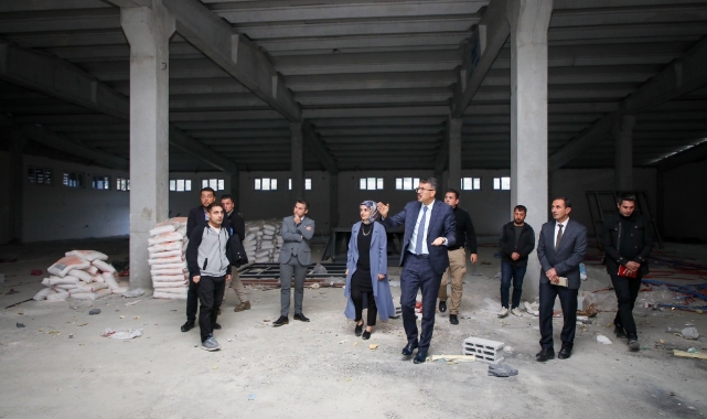 Vali Çelik, tekstil kent inşaat alanını inceledi