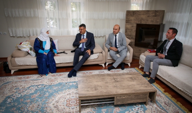 Vali Çelik'ten 104 yaşındaki Temel'e ziyaret