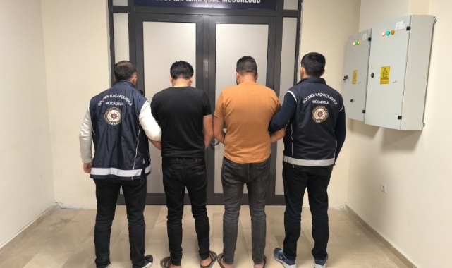 Yabancı uyruklu şahıslar göçmen kaçakçılığı yaparken yakalandı   