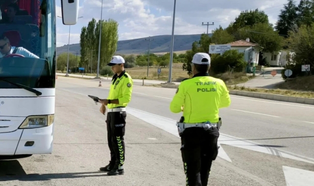 Yurt genelinde trafik denetimi: Toplam 535 bin 705 araca işlem yapıldı