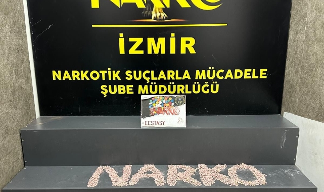 10 bin uyuşturucu hap ile otogarda yakalandı 