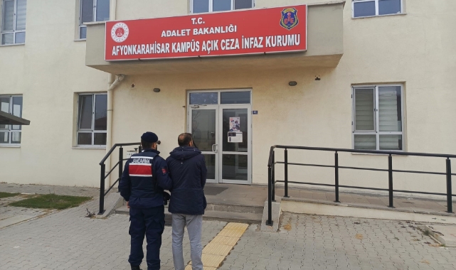 15 yıl 2 ay hapis cezası ile aranan şahsı jandarma yakaladı