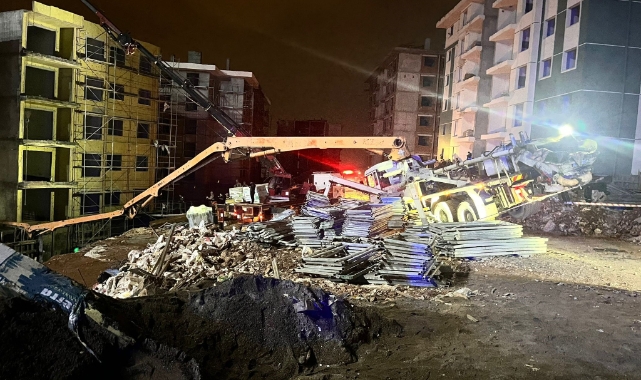 Adıyaman'da beton döküm aracı devrildi