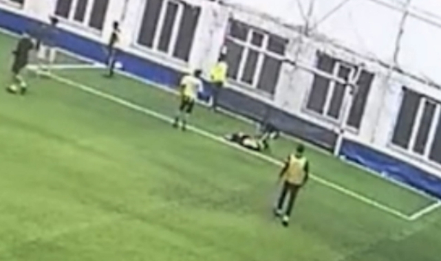 Aksaray'da 18 yaşındaki genç, futbol oynarken kalp krizi geçirerek hayatını kaybetti