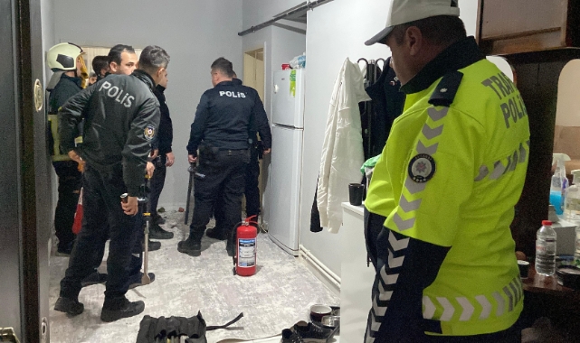 Aksaray'da annesine bıçak çeken genç ardından kendini odaya kilitledi
